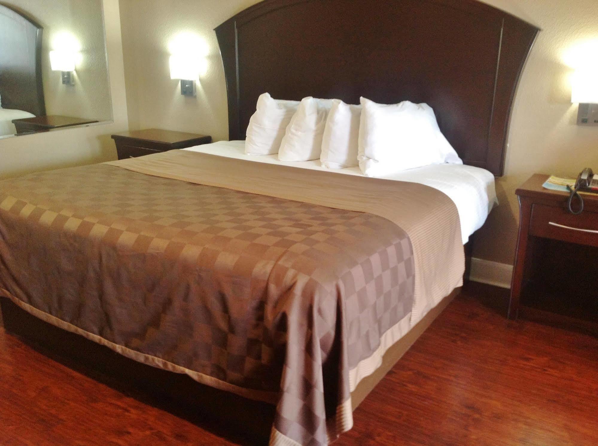 Americas Best Value Inn And Suites Houston / Tomball Parkway מראה חיצוני תמונה
